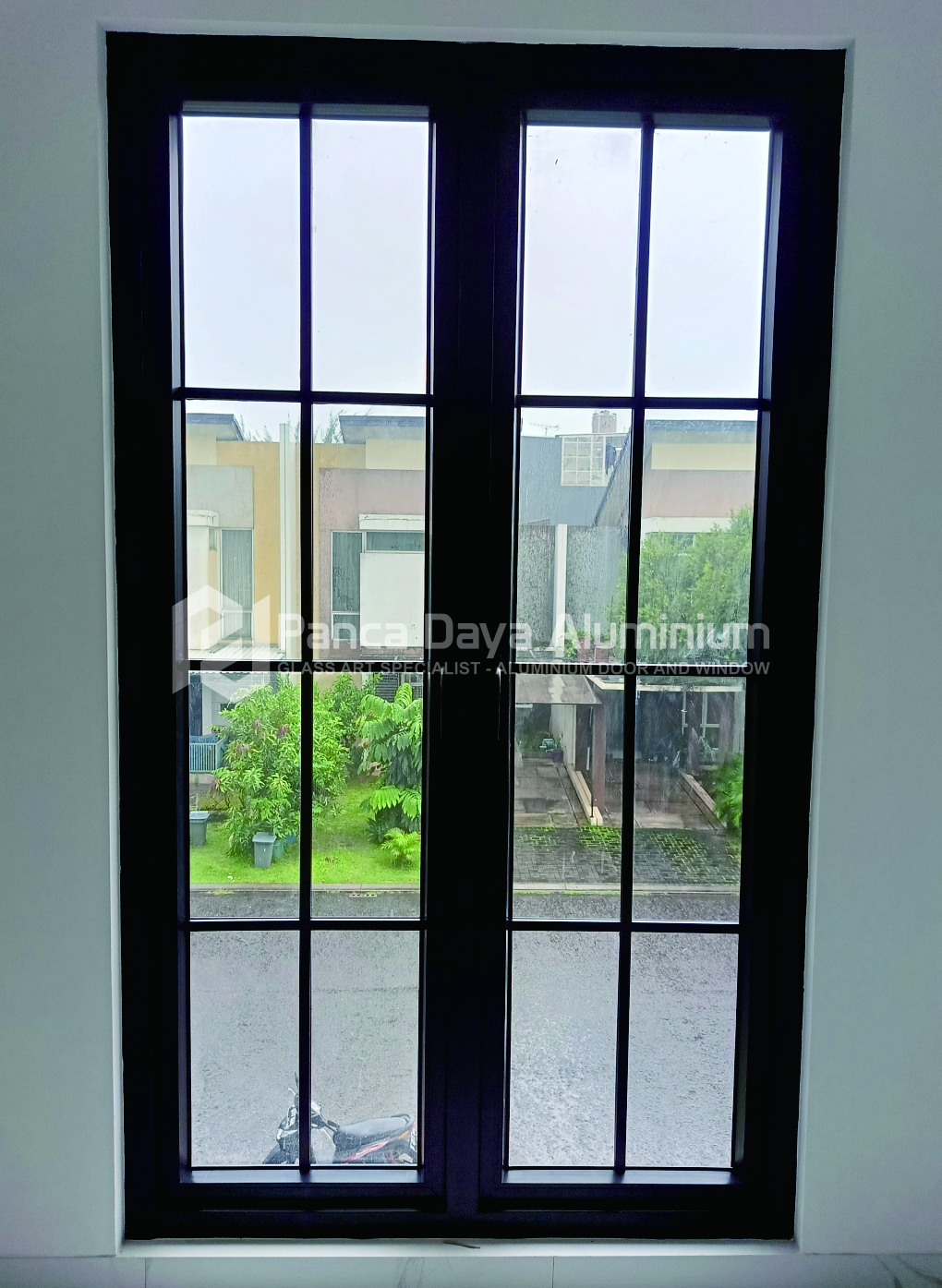 uPVC Berkualitas: Solusi Anti-Bocor & Kedap Suara dengan Sistem Penguncian Multi Point Lock