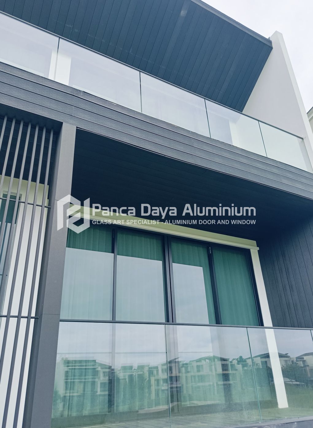 Tempered Glass Railing Tangga Pagar Tangga Kaca Tempered Desain Railing Tangga Modern Kaca Pengaman Tangga Minimalis