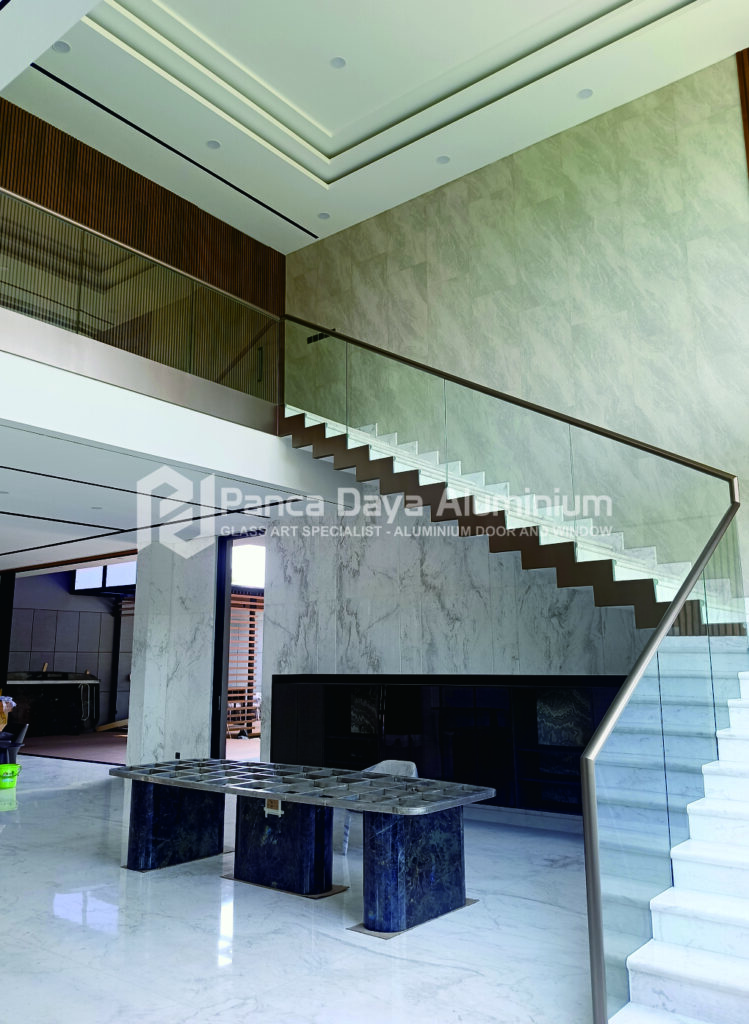 kaca tempered 12mm railing tangga