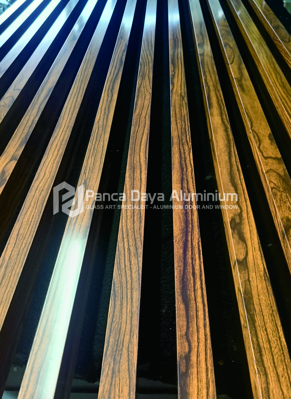 Aluminium urat kayu ebony