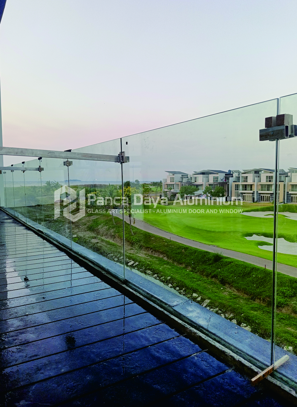 Tempered Glass Railing Tangga Pagar Tangga Kaca Tempered Desain Railing Tangga Modern Kaca Pengaman Tangga Minimalis