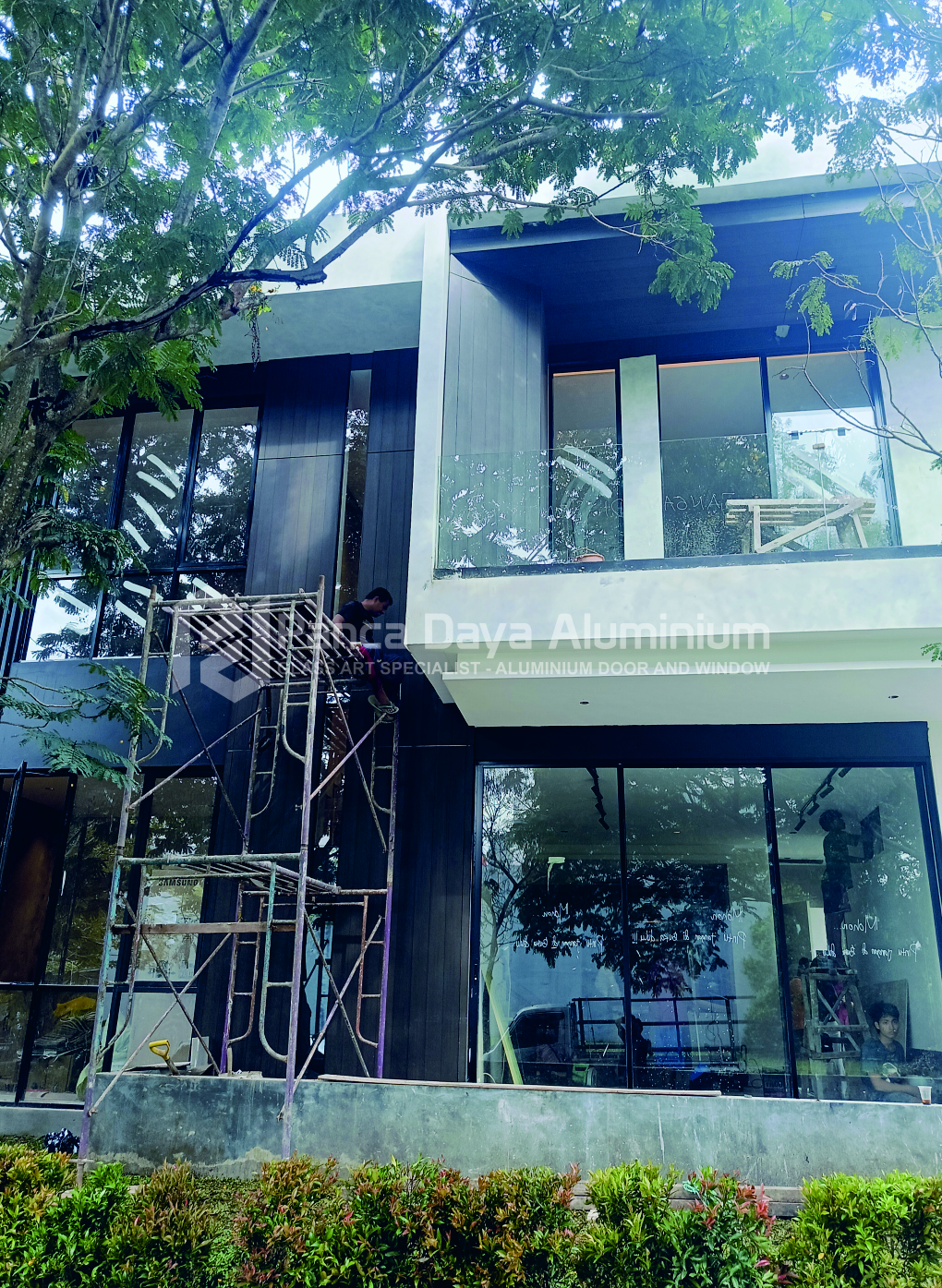 jedela sliding 3 daun-tempered 10mm-alexindo
