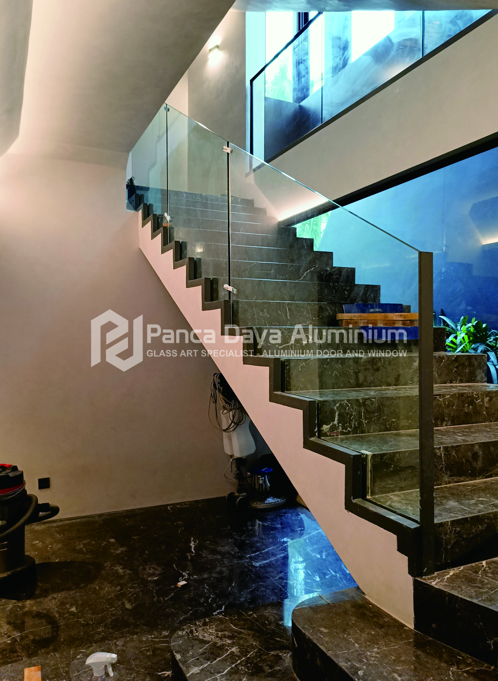 Tempered Glass Railing Tangga Pagar Tangga Kaca Tempered Desain Railing Tangga Modern Kaca Pengaman Tangga Minimalis