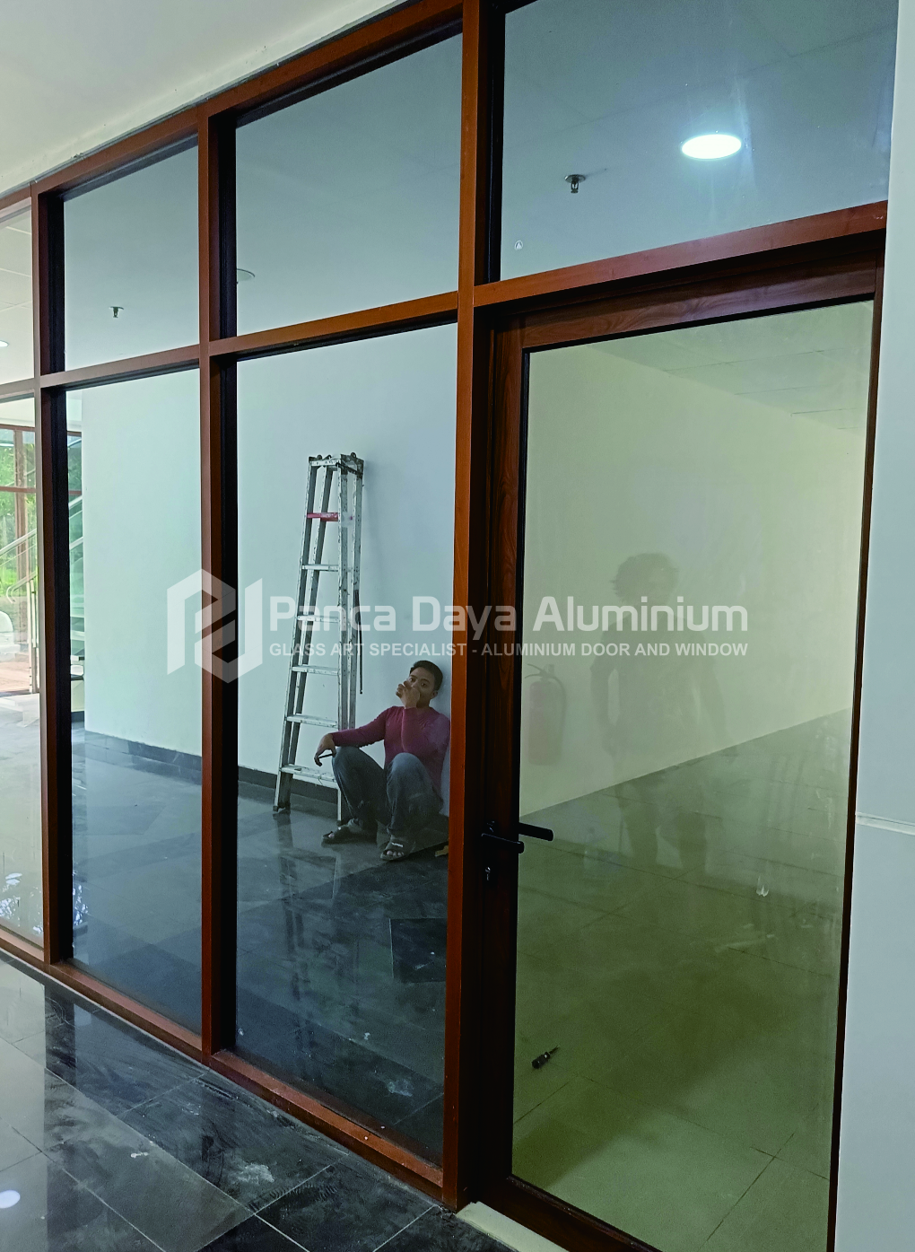 partisi aluminium ebony wood