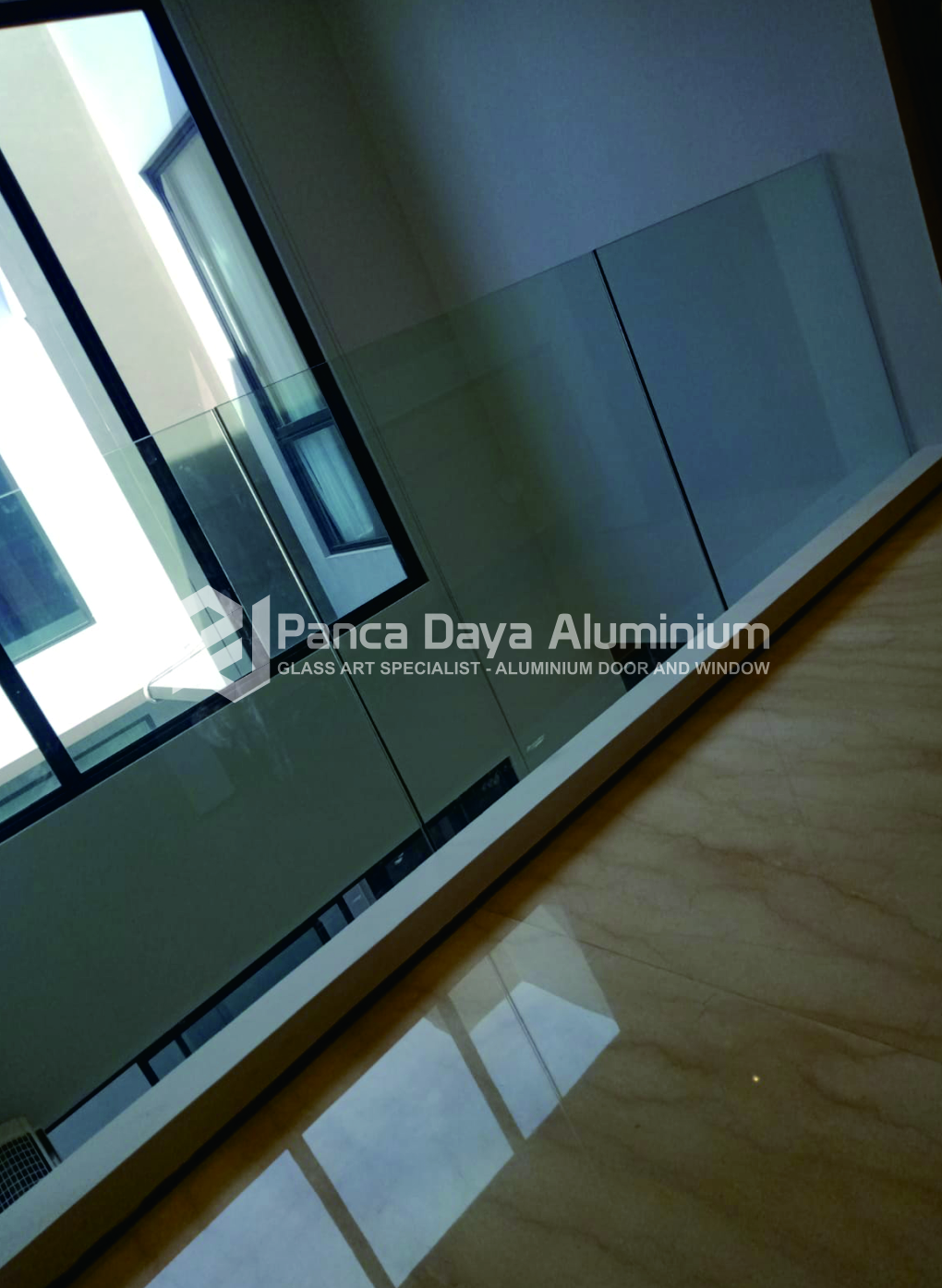 Inovasi Railing Void Kaca Tempered untuk Hunian Modern